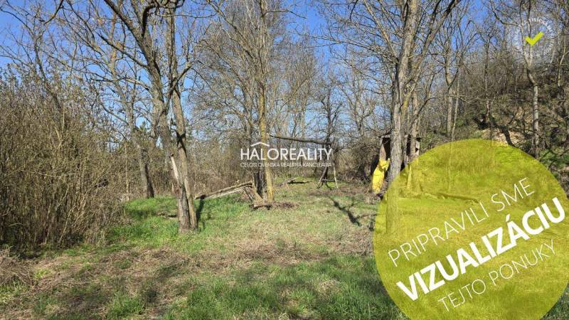 Recreational plots in Zalaba with grass and trees, ideal for rest and relaxation.