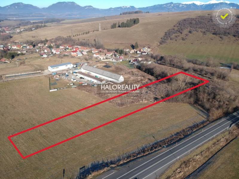 Plots - living in Gôtovany surrounded by nature and the scenery of surrounding hills.