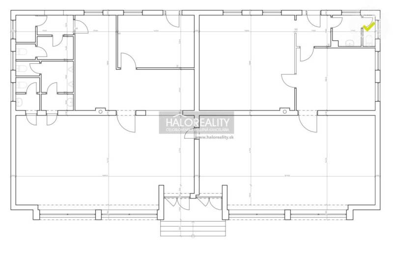 The floor plan shows office spaces with multiple rooms and restrooms.
