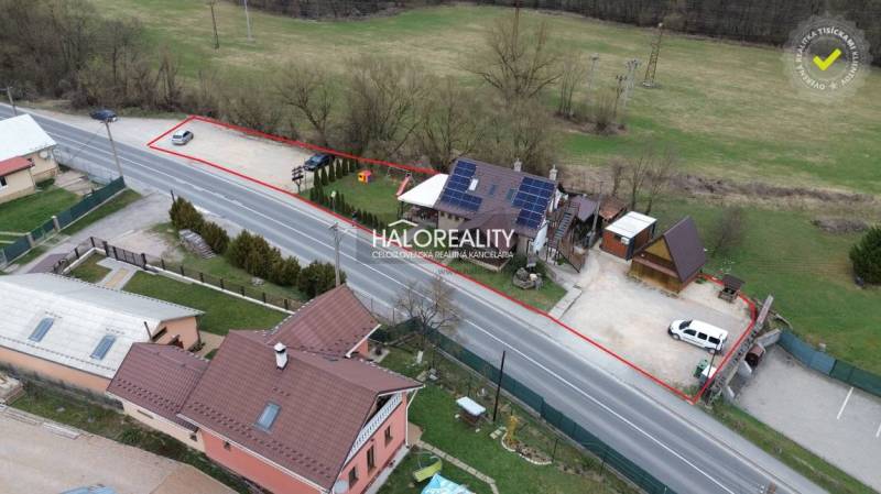 Gastro premises in Hnúšťa by the main road with land and parking.