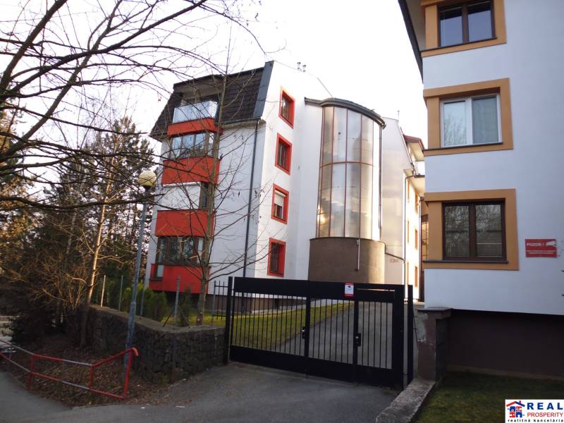 Residential building on Veselá in Prešov with modern architecture, suitable for a 2-room apartment.