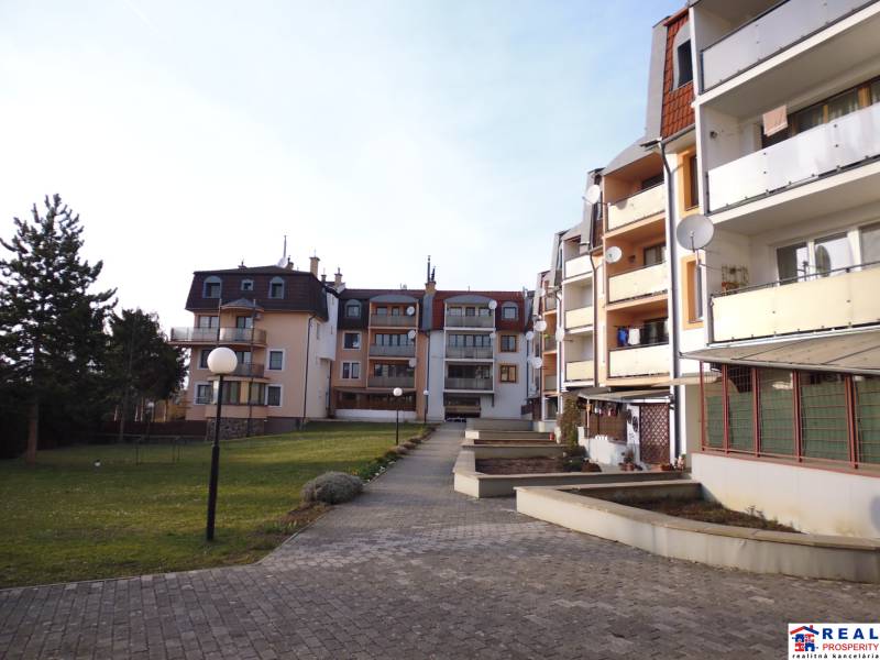 Apartment complexes on Veselá Street in Prešov with garden spaces and balconies.