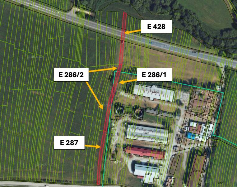 Cadastral map of agricultural and forest lands in Veľká Čausa with highlighted parcels.