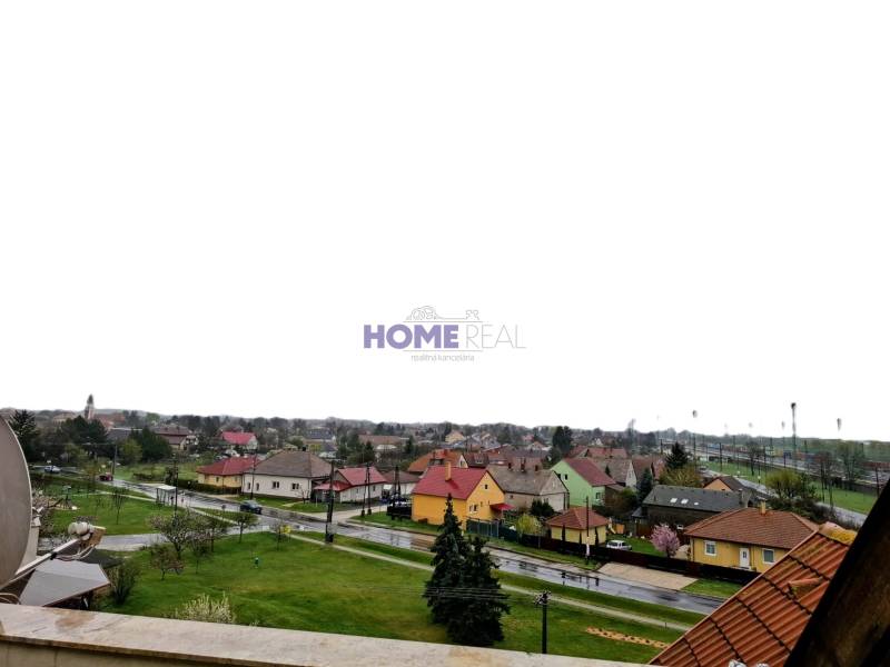 View from a 3-room apartment on Bem apo utca in the town of Rajka, surrounding houses.