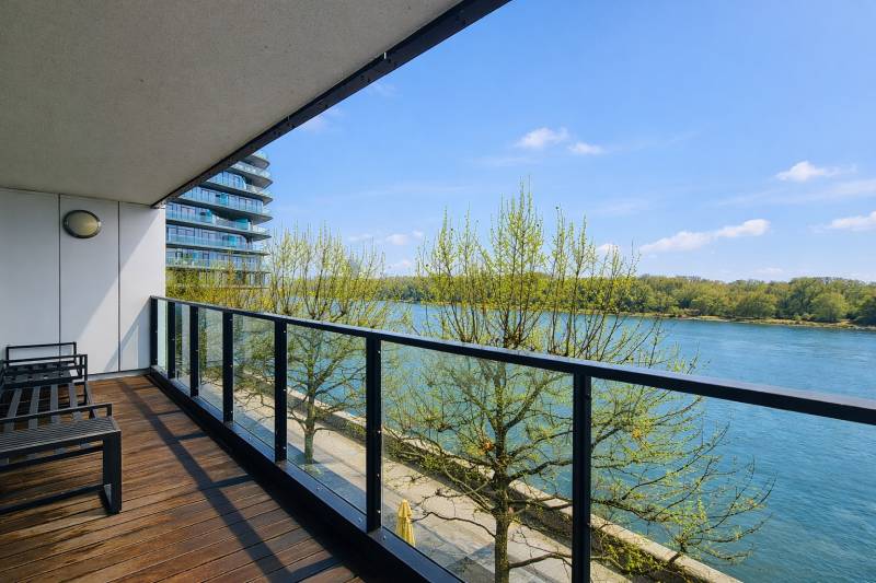 Balcony of a 3-room apartment with a view of the river, Dvořákovo nábrežie, Bratislava - Staré Mesto.
