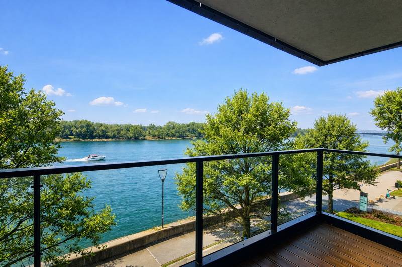 View from the balcony of a 3-room apartment on Dvořákovo nábrežie, Bratislava - Staré Mesto.