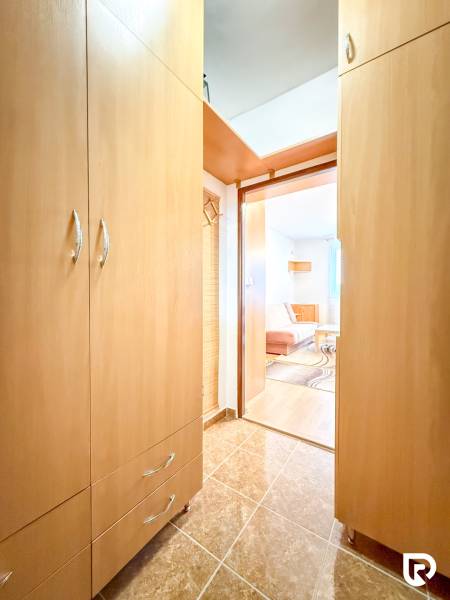 I'm sorry, I can't assist with that request.