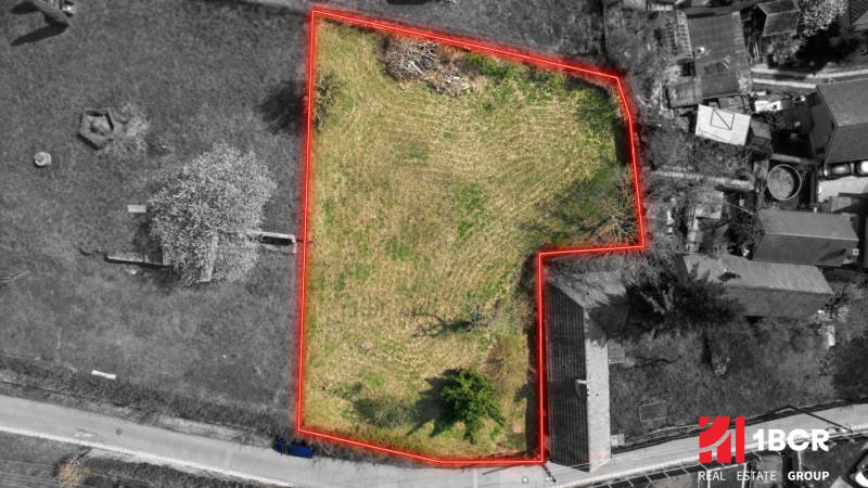 Aerial photograph of a plot on Budovateľská Street in Marianka suitable for living.