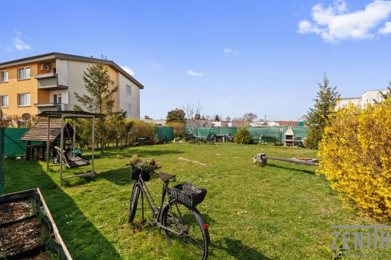 Garden at a residential house in Most pri Bratislave on M. R. Štefánika Street.
