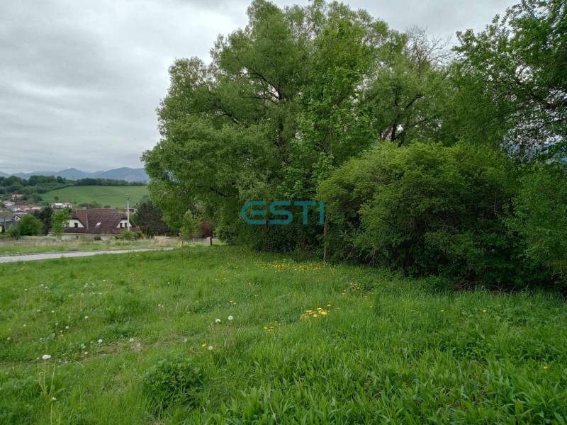 Plots - housing on Chotárna Street in Žilina surrounded by greenery and views of the countryside.