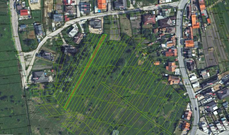 Aerial view of residential plots in Zohor with parcel numbers.