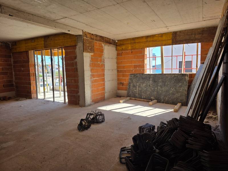 Construction of a 3-room apartment in Srima with brick walls and a concrete floor.