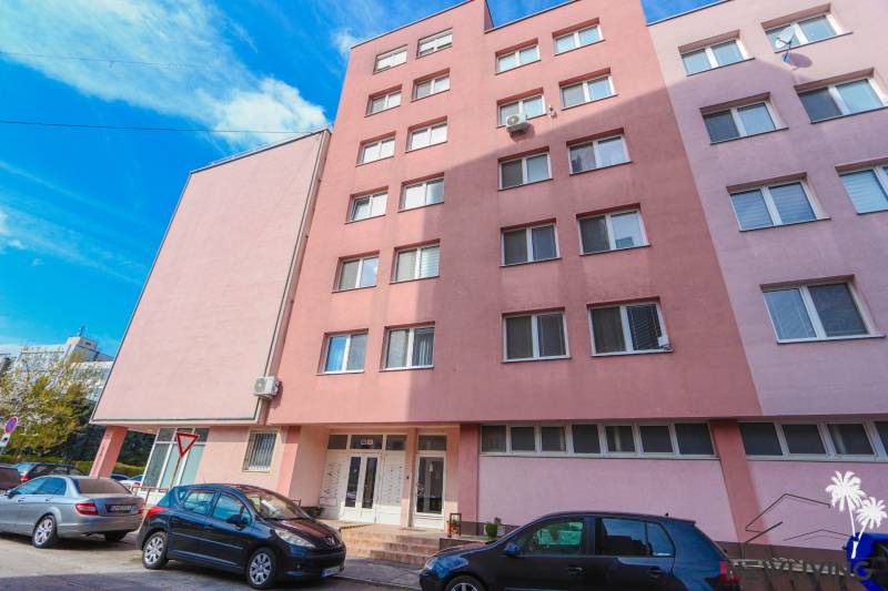 Apartment building on Mudroňova Street in Piešťany, suitable for a 2-room apartment.