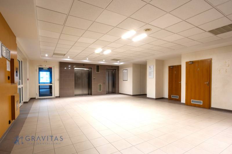 AB_Jarabinková_chodba_pred_výťahmi