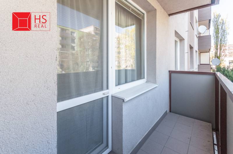 The balcony of a 3-room apartment on Nábrežná Street in Nové Zámky with a view of the surroundings.