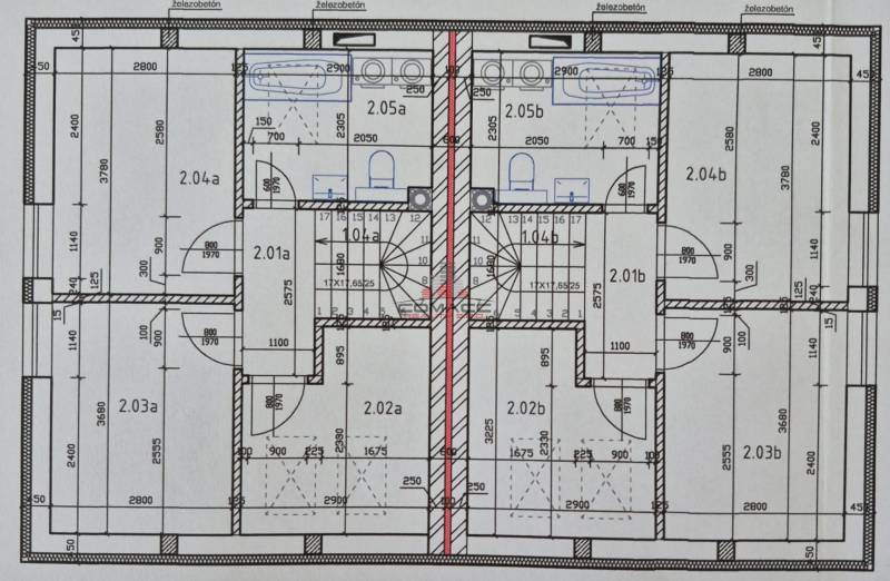 The floor plan of the family house shows the distribution of rooms and equipment.
