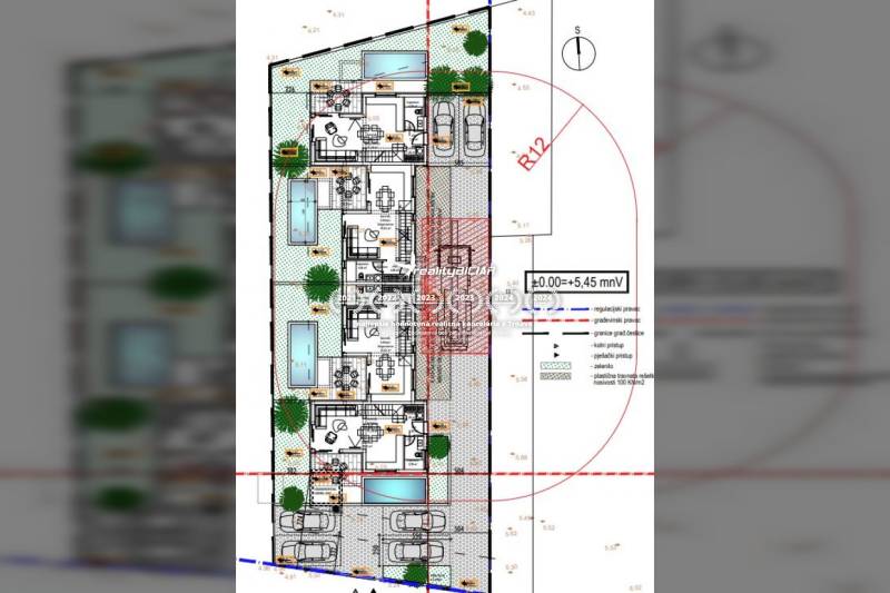 Floor plan of a family house in Nin with parking spaces and a swimming pool on the property.