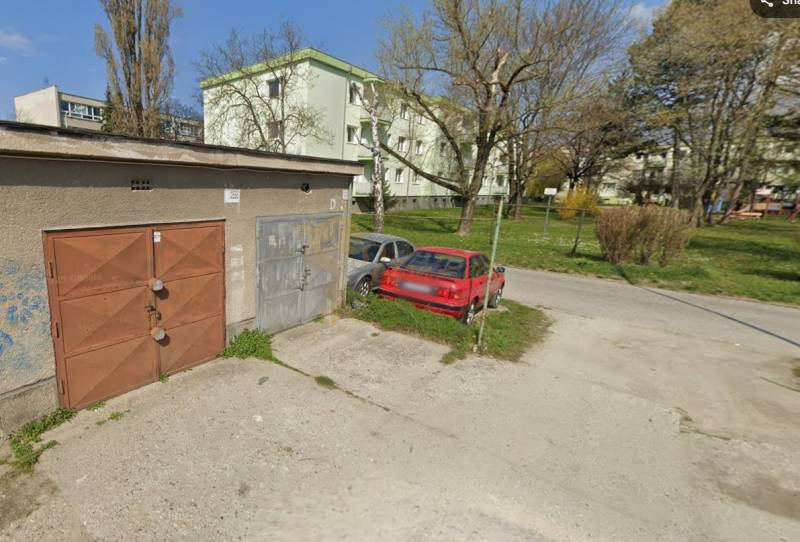 garáž Skalická cesta.jpg