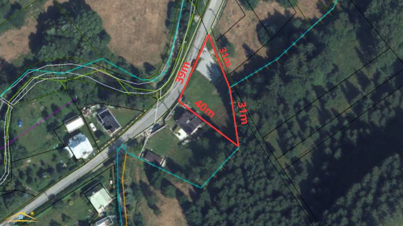 A map of residential land in Makov surrounded by greenery and roads.