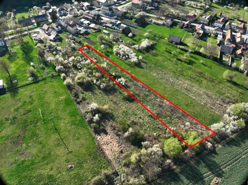 Aerial photograph of gardens in the Gemer area with the plot marked.