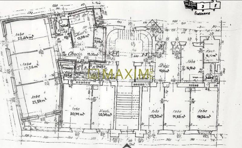 Floor plan of a 3-room apartment with the depiction of rooms and dimensions.