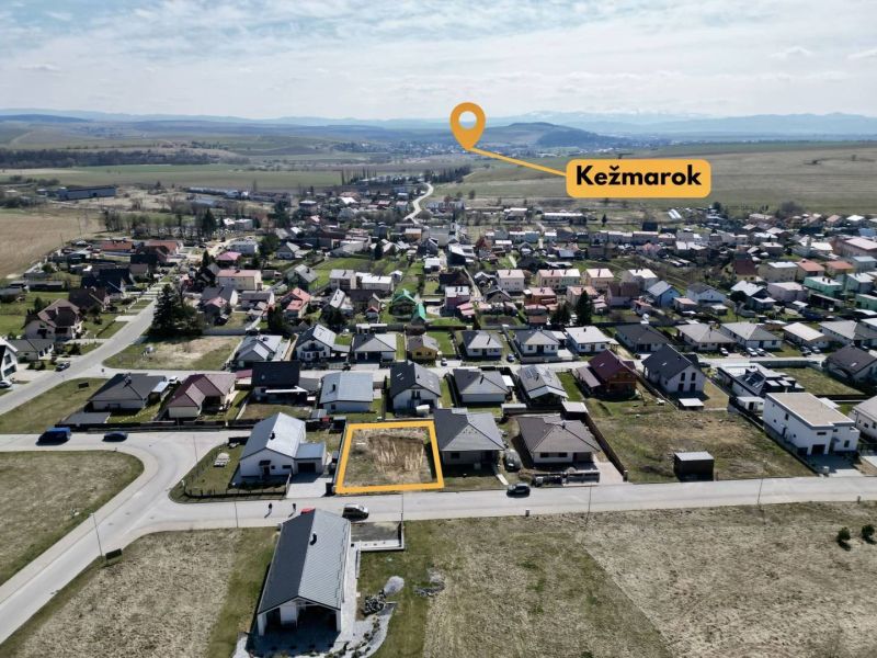 Aerial photograph of building plots - housing in Malý Slavkov with a view of Kežmarok.