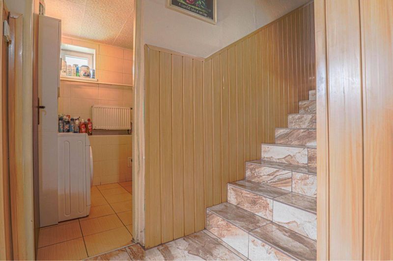 ALL INCLUSIVE | NA PREDAJ KRÁSNE ZREKONŠTRUOVANÝ RD – VHODNÝ AJ AKO DVOJGENERAČNÝ RODINNÝ DOM, OHRADY
