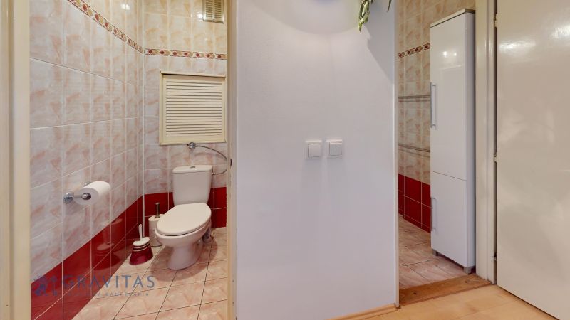 Macharova-Bathroom.jpg
