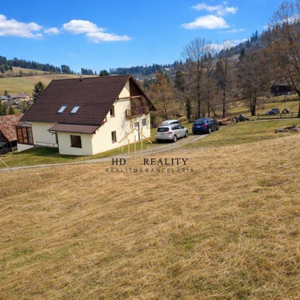 A family house in Oravská Lesná surrounded by nature and a spacious garden.