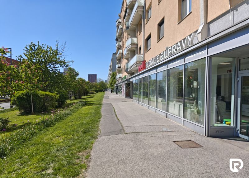 Commercial premises at Račianska 99 in Bratislava - Nové Mesto, next to the green belt.