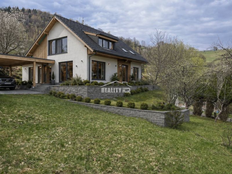 A family house in the town of Krásno nad Kysucou surrounded by nature, suitable for residential plots.