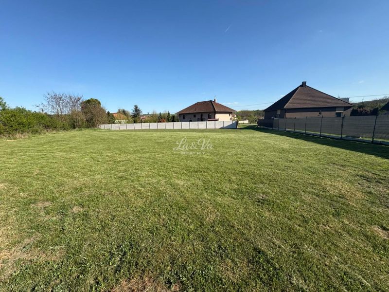 Plots - housing in Pozba offer a spacious grassy area for construction.