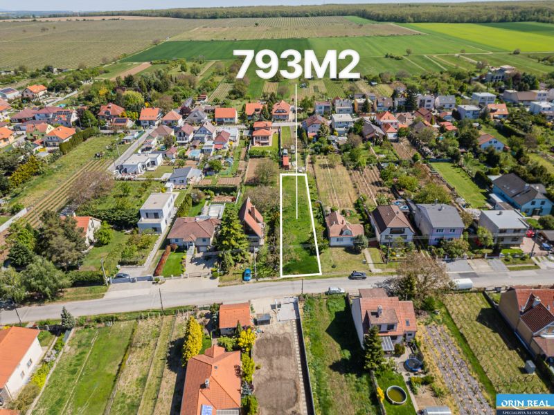 Land on Nová Street in Viničné designated for residential use, size 793 m².
