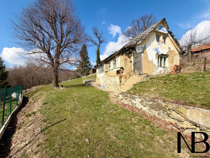 Old building on a plot in Lubina, Lubina, suitable for living or renovation.