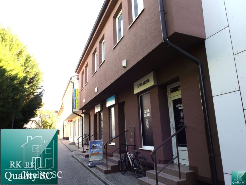 Family house on Mäsiarska Street in Senec with commercial premises.
