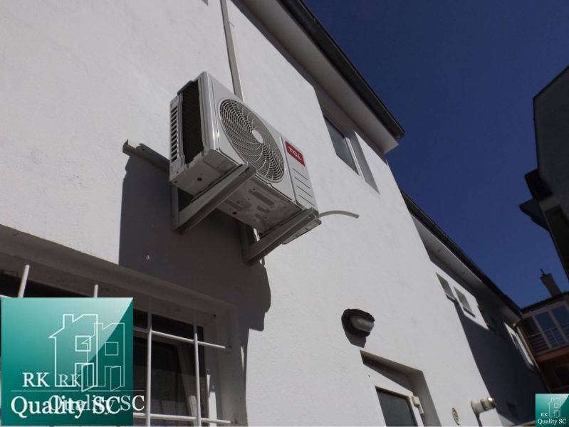 Air conditioning installed on the wall of a family house on Mäsiarska Street in Senec.