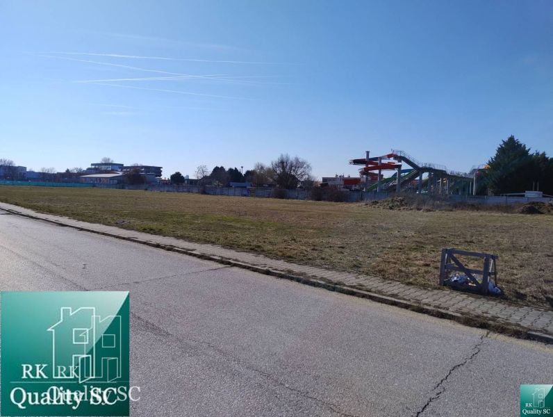 Plots - living at Sunny Lakes North in Senec with a view of the aquapark.