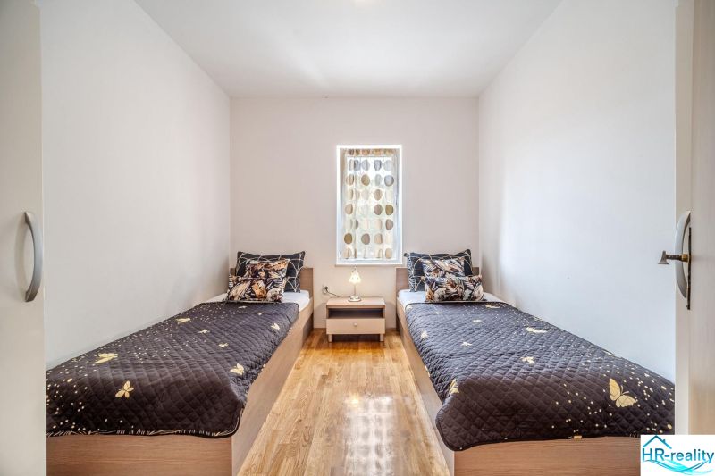 Double room with beds and a window, Holiday apartment.
