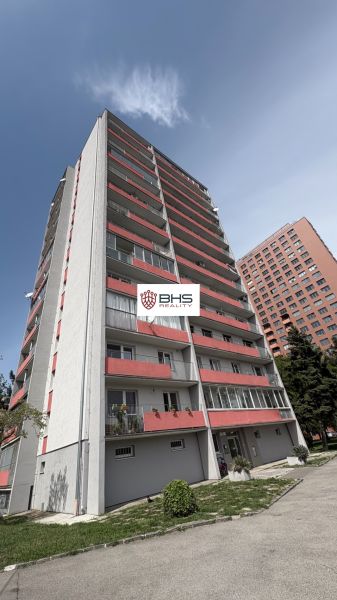 High-rise building on Račianska Street in BAIII for a 2-room apartment.