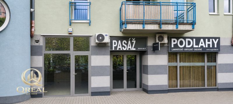 Commercial premises at Račianske Mýto in Bratislava - Nové Mesto with signs 