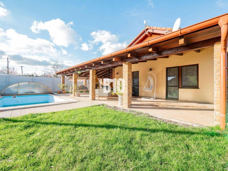 A family house in Nitra with a garden and a covered swimming pool.
