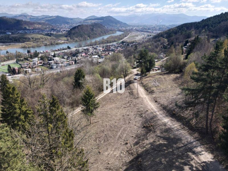 Plots - living in Žilina with a panorama of the river and surrounding hills.