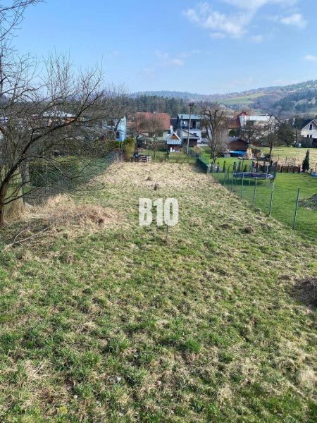 Plots - housing in Radoľa, set in a picturesque landscape with family houses.