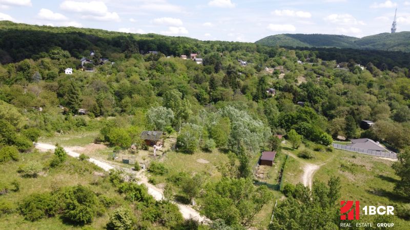 Forests and houses in the area of Bratislava - Lamač, Cesta na Klanec, residential plots.