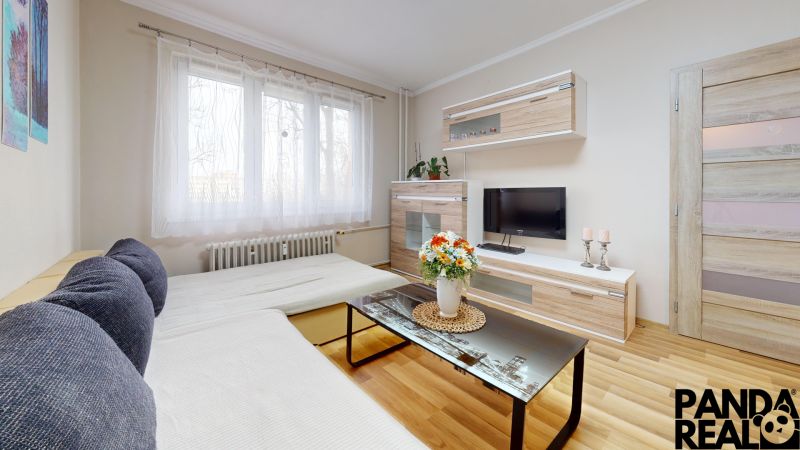 Krusovska-3-Izbovy-Byt-Bedroom.jpg
