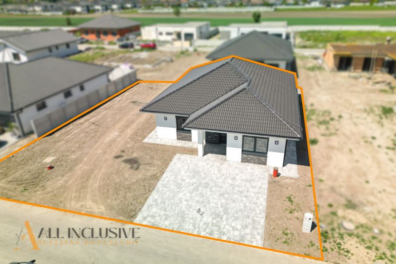 A family house in Hviezdoslavov with a large plot and a paved walkway.