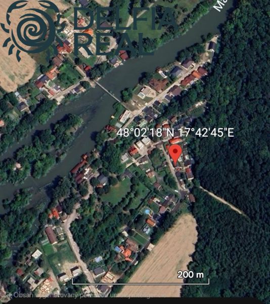 Satellite view of the area near the riverbanks in Jahodná, showing the Chata na albaregii.