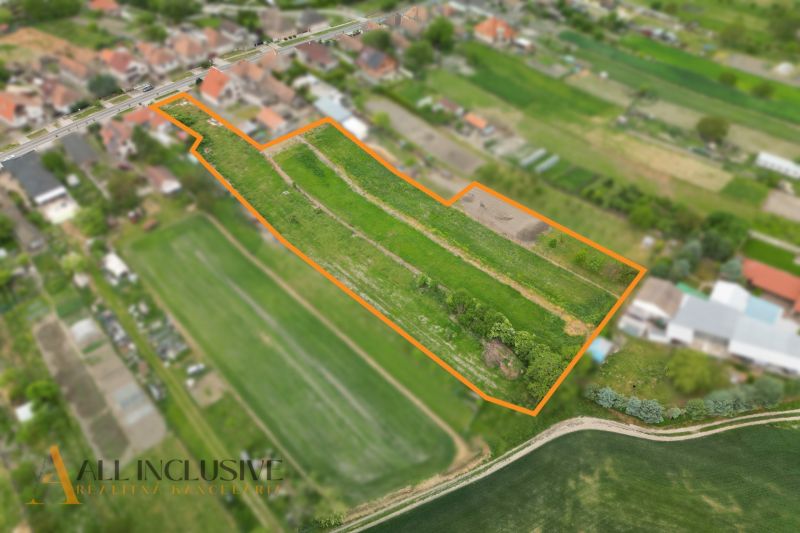 Plots - housing in Veľké Úľany with designated area for construction.