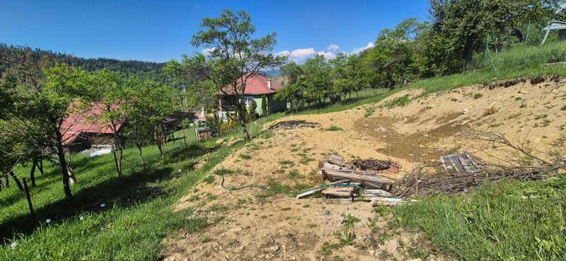 Land in Trnovec, Lodne, with greenery, prepared for living, with surrounding nature.