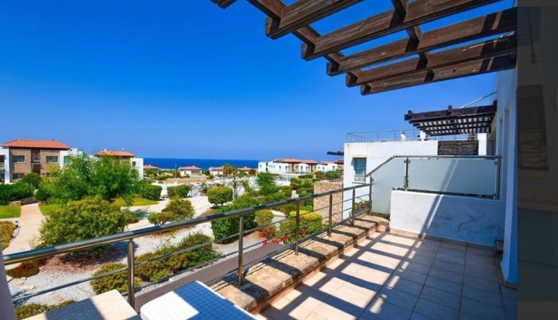 View from a 2-bedroom apartment in Tatlisu to the sea and garden.